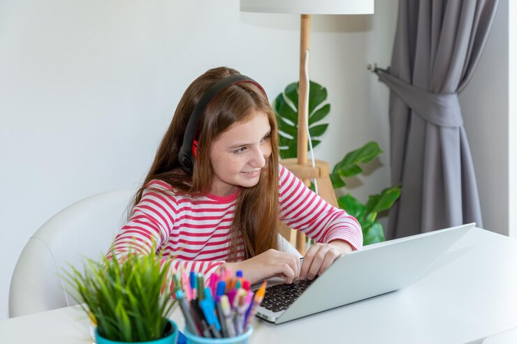 Navigating Online Education as a Parent: Tips for Supporting Your Child's Learning